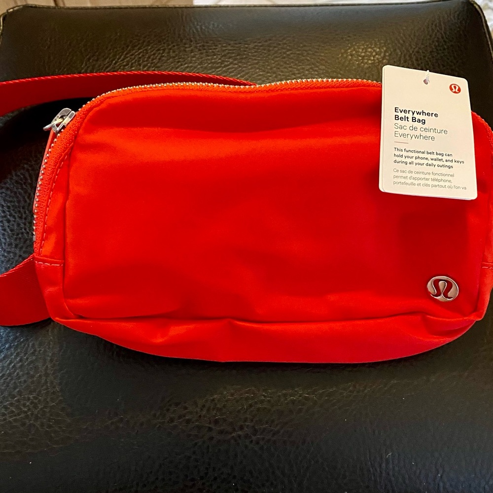 ‼️ NWT Lululemon Everywhere Belt Bag * Love Red New with Tags - Picture 6 of 9